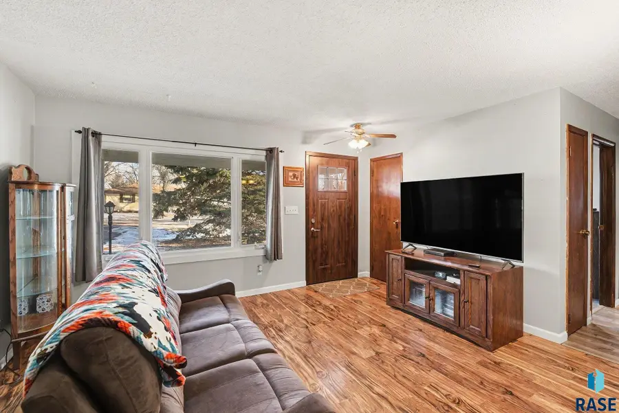 5413 N French Ave, Sioux Falls, SD 57104 - #3