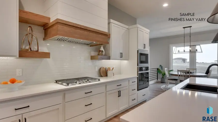 6605 E Hawker Cir, Sioux Falls, SD 57110 - #2