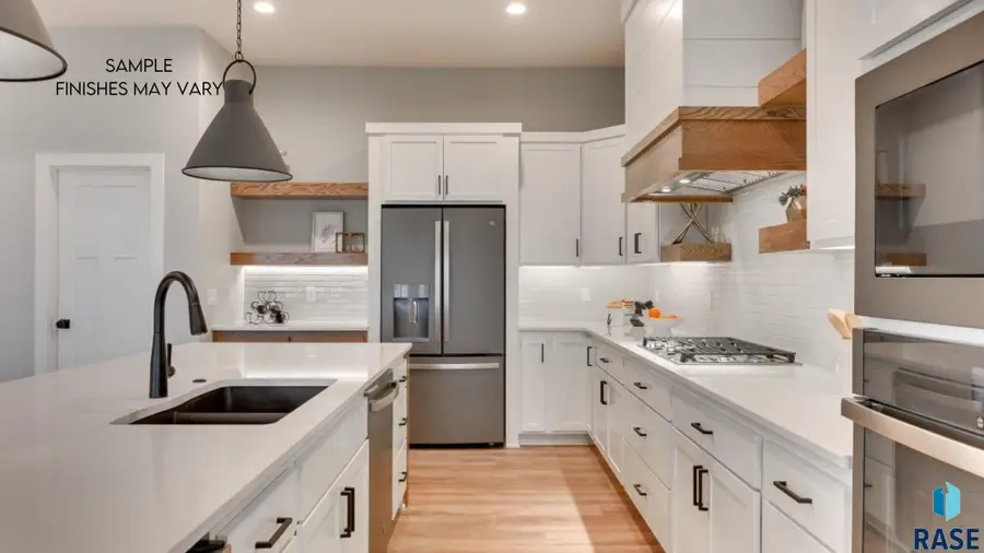 6605 E Hawker Cir, Sioux Falls, SD 57110 - #3