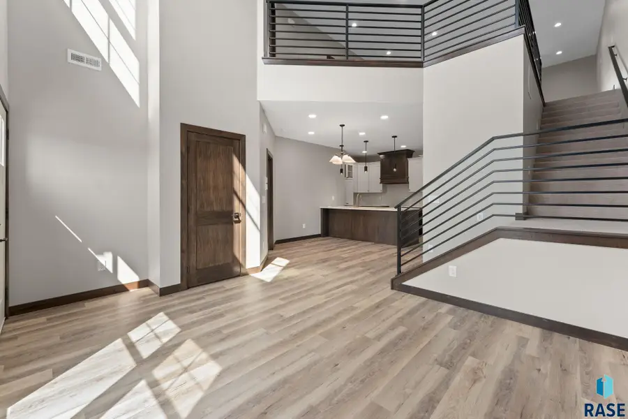 8619 W Shoreline Pl, Sioux Falls, SD 57107 - #3