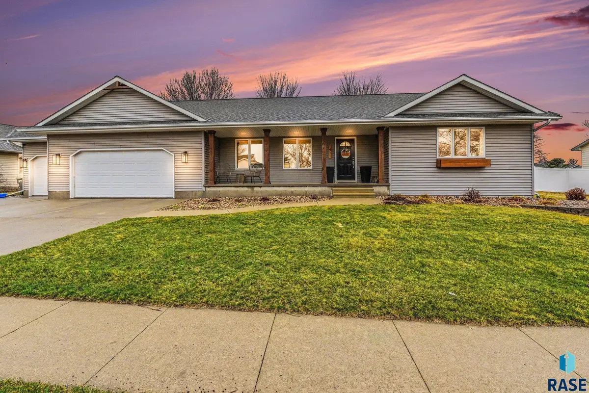 1411 Evergreen Dr, Luverne, MN 56156 - #1