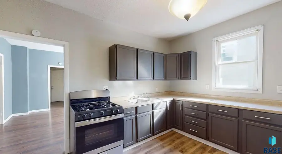 1305 S Spring Ave, Sioux Falls, SD 57104 - #3