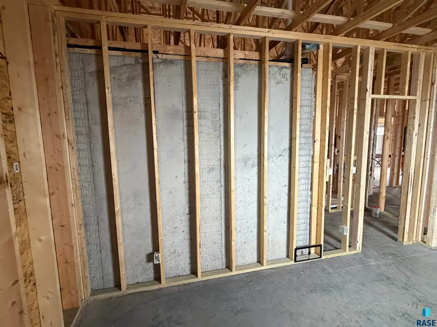 629 Foxtail Dr, Parker, SD 57053 - #3