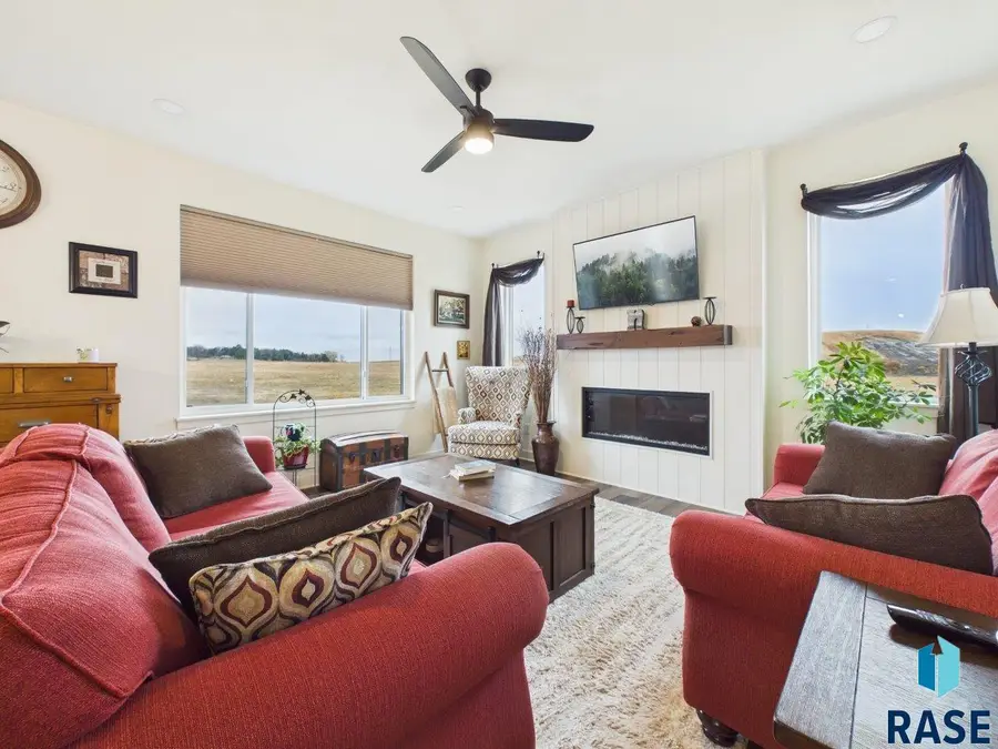 5816 W Raleigh Cir, Sioux Falls, SD 57107 - #3