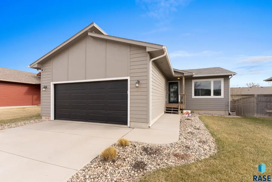 6617 W Amber St, Sioux Falls, SD 57107 - #2