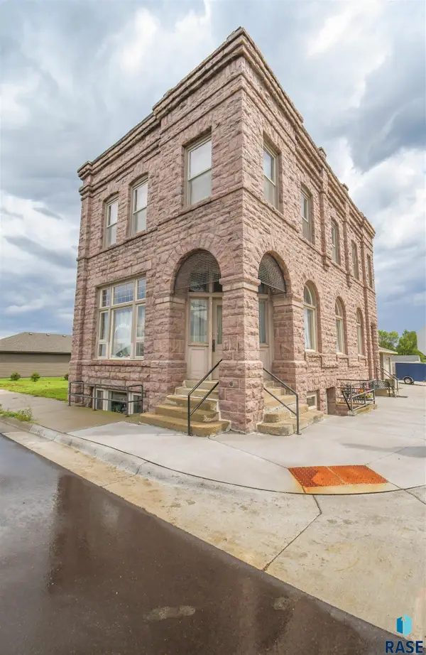 201 N Main St, Humboldt, SD 57035