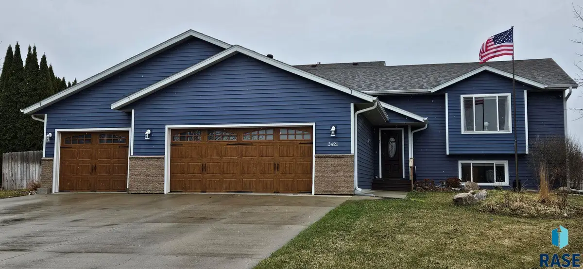 3421 Oak Ln, Brookings, SD 57006 - #1