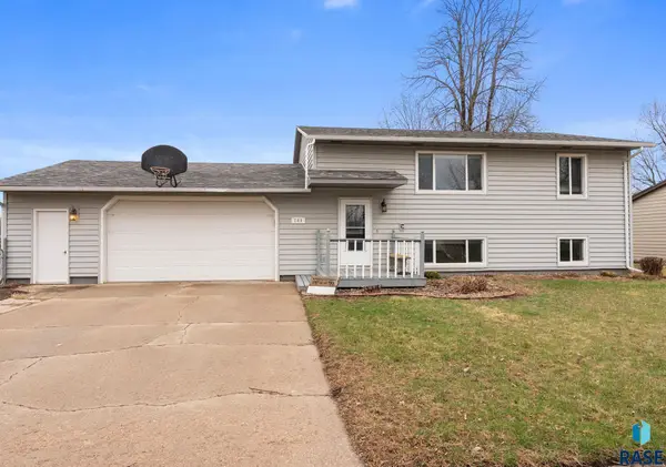 700 S Nicholas Ave, Brandon, SD 57005