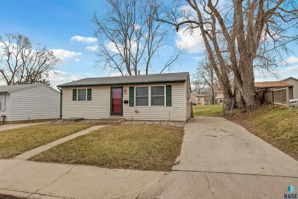 1705 E Spruce St, Sioux Falls, SD 57103