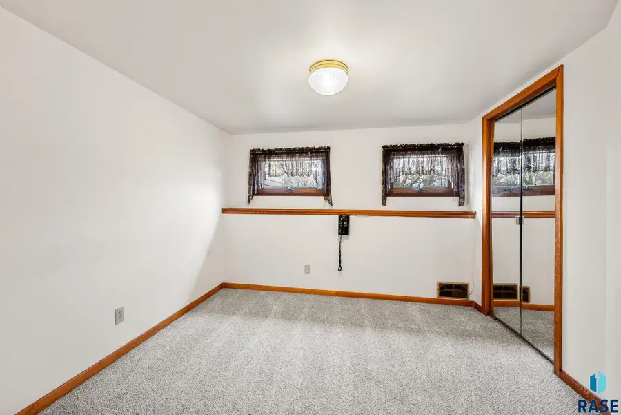 3333 N 7th Ave, Sioux Falls, SD 57104 - #3