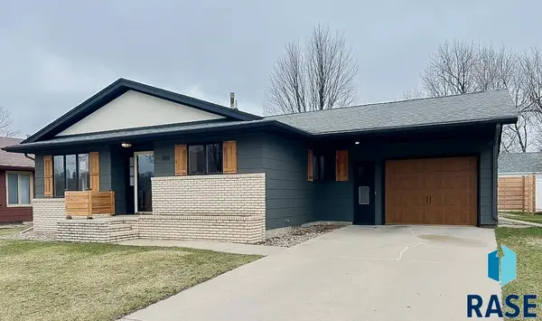 109 E Brown St, Luverne, MN 56156