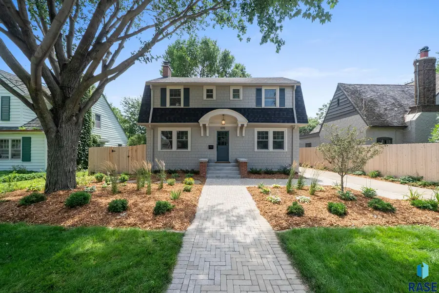 605 E 21st St, Sioux Falls, SD 57105 - #2