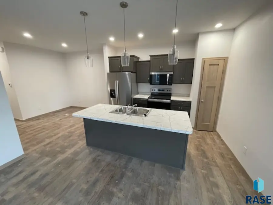 3608 S Heather Ave, Sioux Falls, SD 57106 - #2