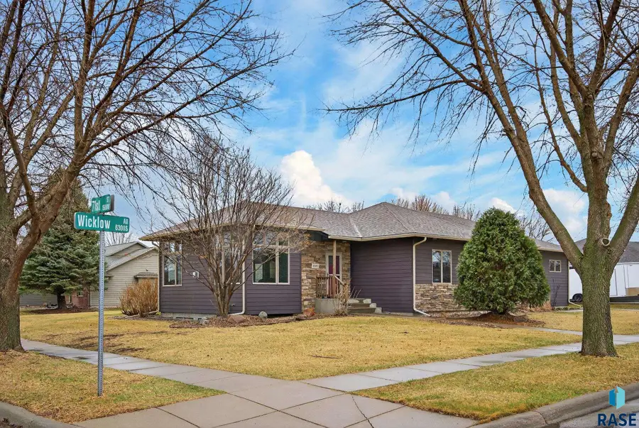 6300 S Wicklow Ave, Sioux Falls, SD 57108 - #3
