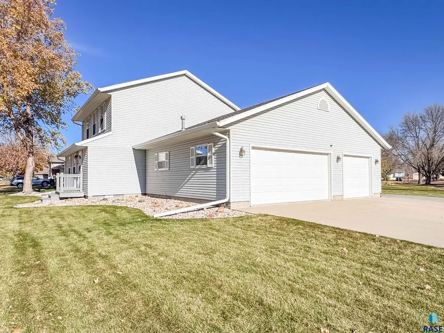 900 S Parkview Blvd, Brandon, SD 57005 - #2