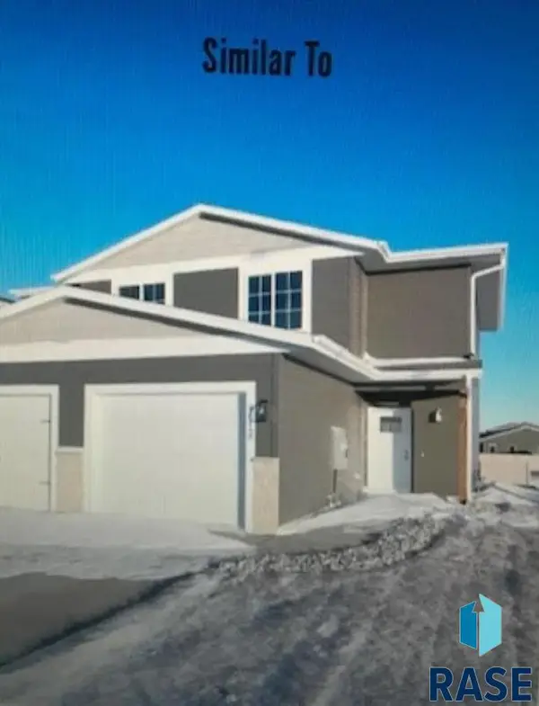 9512 W Tunis Dr, Sioux Falls, SD 57106