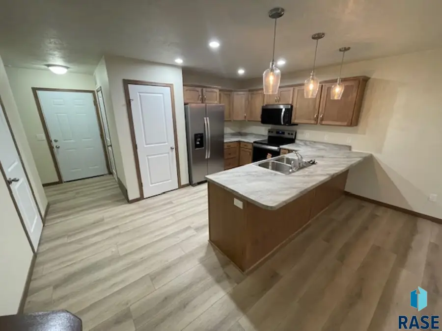 9603 W Tunis Dr, Sioux Falls, SD 57106 - #2