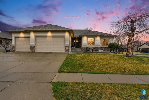 8216 S Copper Ridge Rd, Sioux Falls, SD 57108