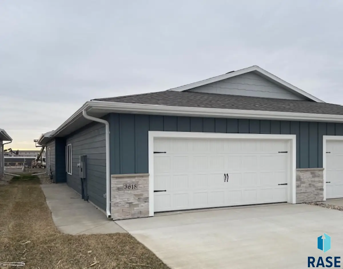 3618 S Heather Ave, Sioux Falls, SD 57106 - #1