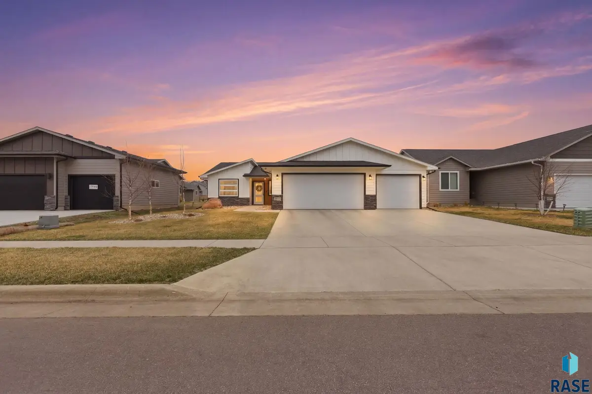 6814 W 5th St, Sioux Falls, SD 57107 - #1