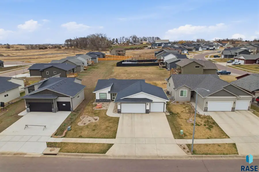 6814 W 5th St, Sioux Falls, SD 57107 - #2