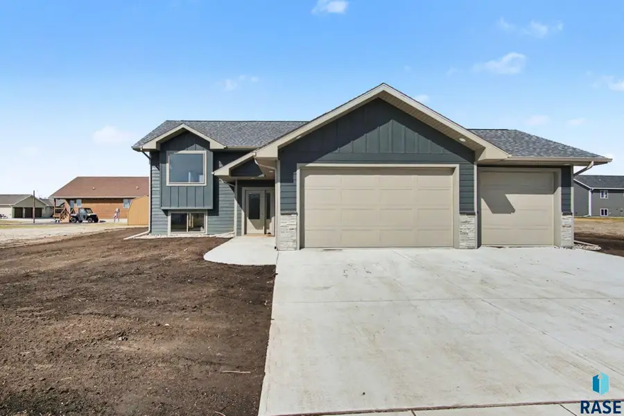 613 Wildwood Ave, Colman, SD 57017 - #2