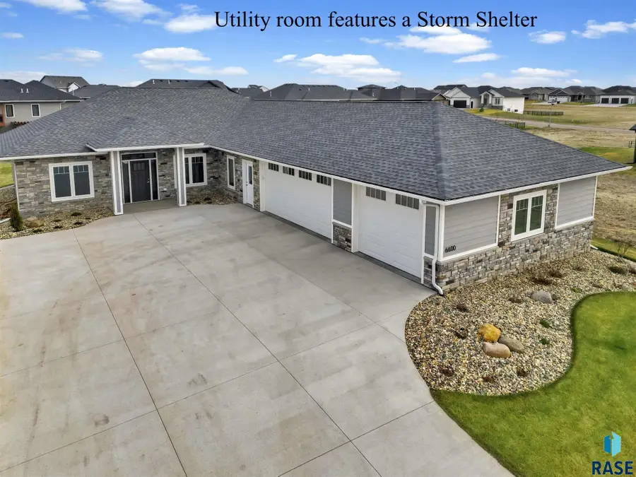 6600 E Fieldview St, Sioux Falls, SD 57110 - #2