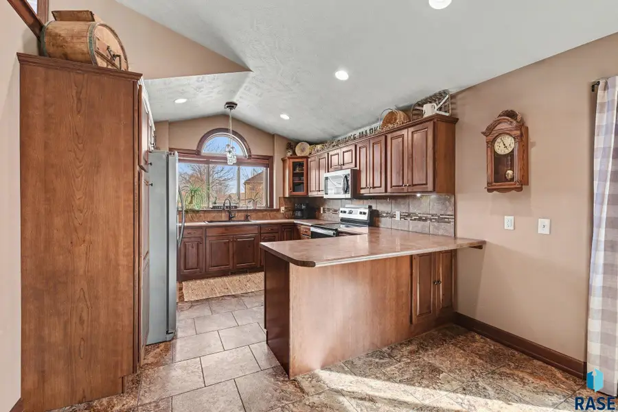 1709 W Ashton Trl, Brandon, SD 57005 - #3