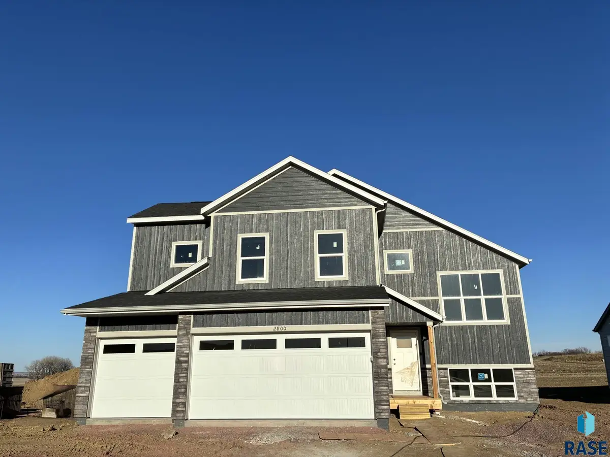 2800 S Copper Creek Ave, Sioux Falls, SD 57110 - #1