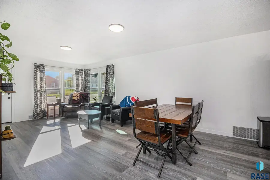 1301 S Gary Dr, Sioux Falls, SD 57103 - #3