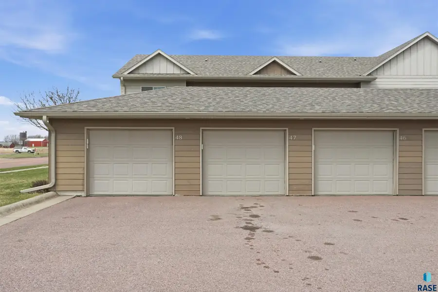 4920 S Klein Ave, Sioux Falls, SD 57106 - #2