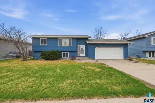 5717 Nancy St, Sioux Falls, SD 57106