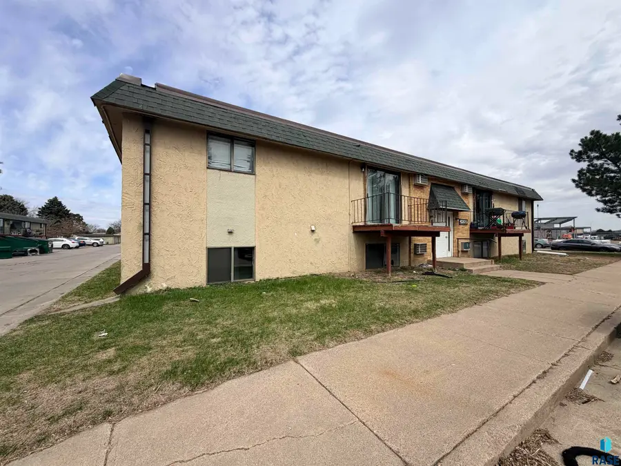 4203 S West Ave, Sioux Falls, SD 57105 - #3