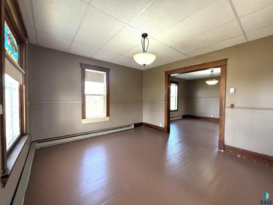 316 S Broadway Ave, Miller, SD 57362 - #2