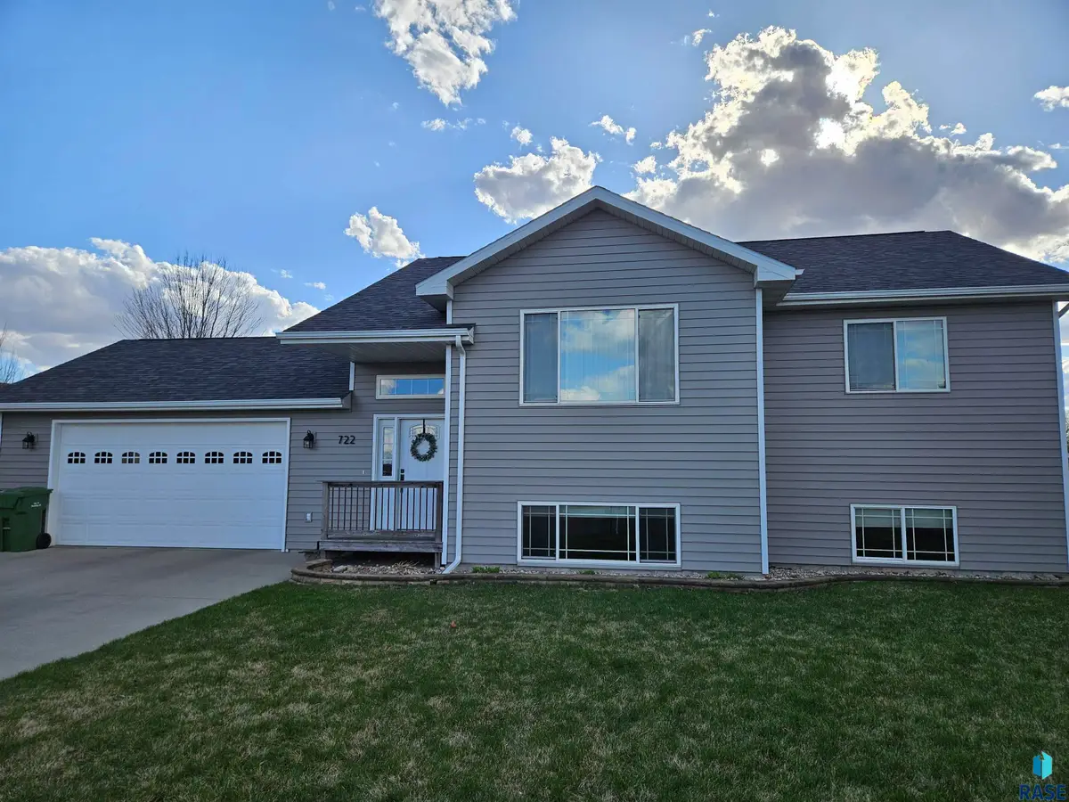 722 Leprechaun Cir, Brookings, SD 57006 - #1