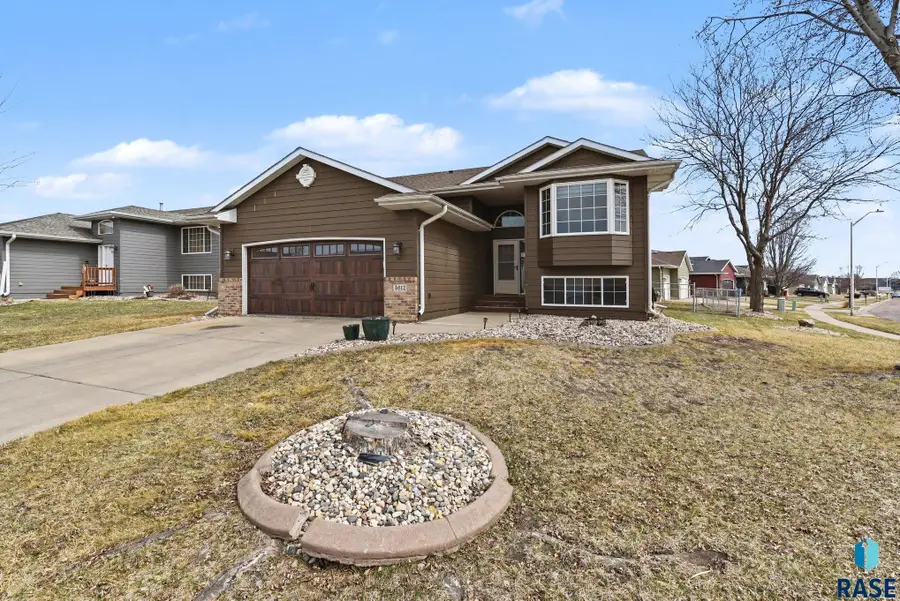 4612 S Wilson Ave, Sioux Falls, SD 57106 - #2