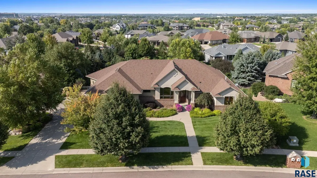 7500 S Ridgestone Dr, Sioux Falls, SD 57108 - #1