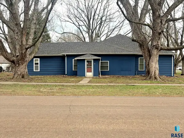 707 Burns Pl, Hurley, SD 57036