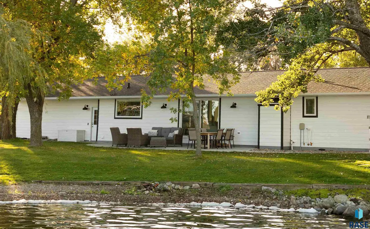 2150 Edgewater Dr, Gary, SD 57237 - #1