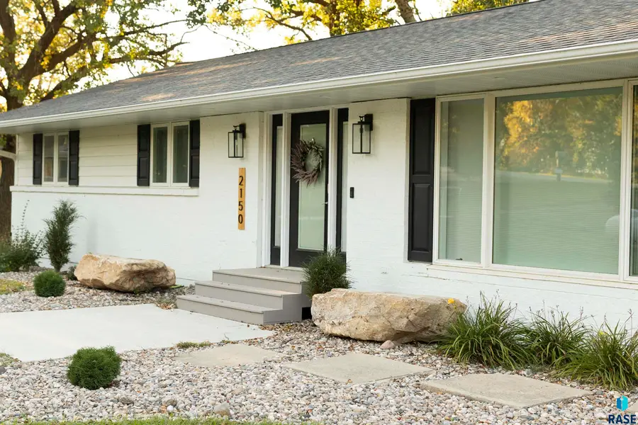 2150 Edgewater Dr, Gary, SD 57237 - #3