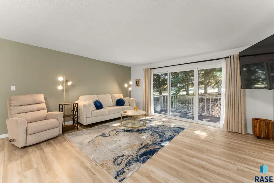 2904 W 33rd St #221, Sioux Falls, SD 57105 - #3