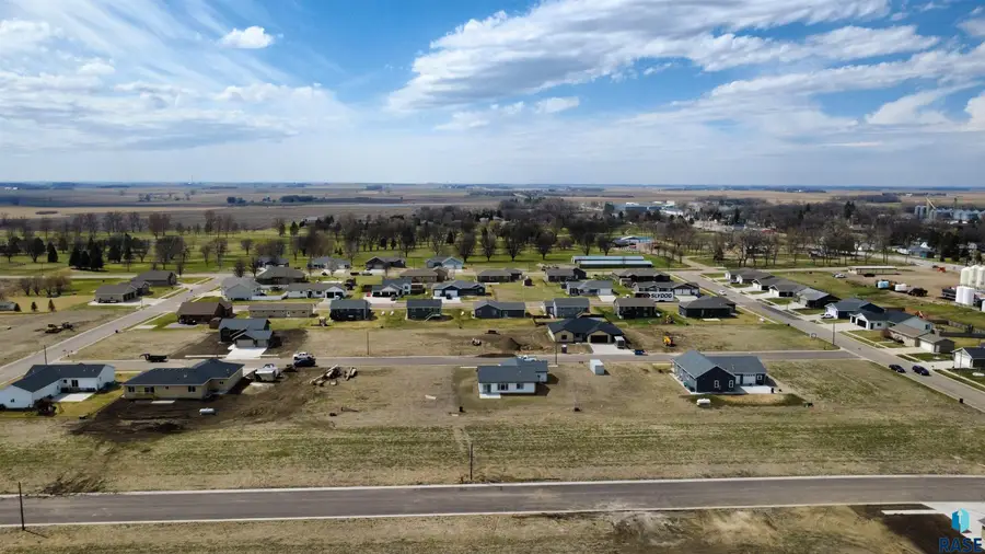 621 Hawk Ave, Colman, SD 57017 - #2