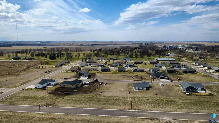 629 Hawk Ave, Colman, SD 57017 - #3