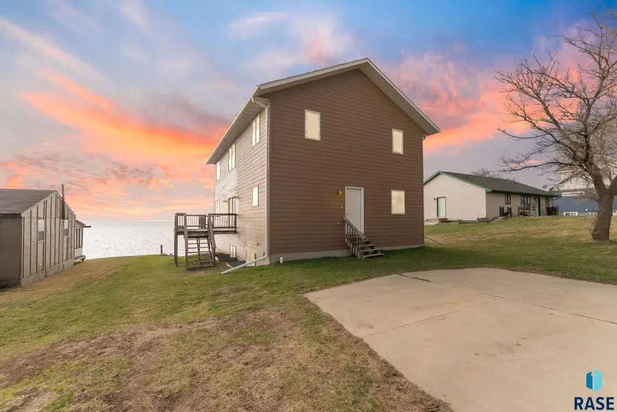 136 SE Lake Dr, Estelline, SD 57234 - #2