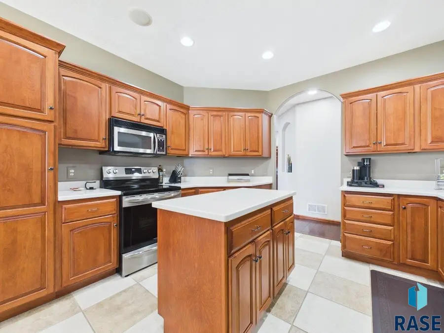 5920 S Grand Lodge Pl #2, Sioux Falls, SD 57108 - #3