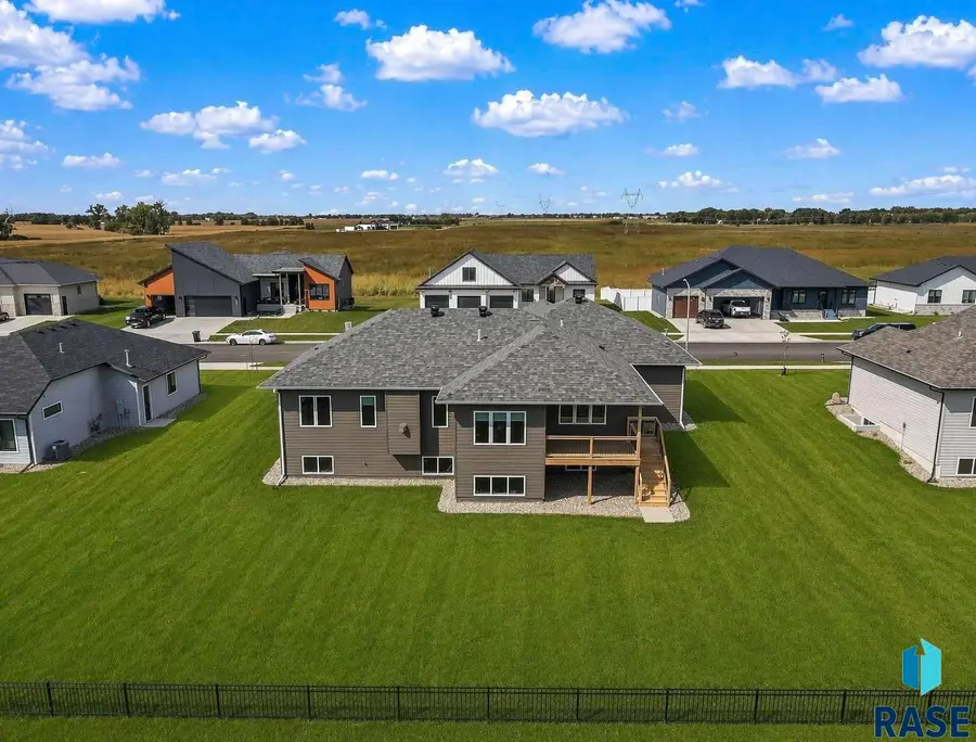 424 Andrew Ave, Harrisburg, SD 57032 - #3