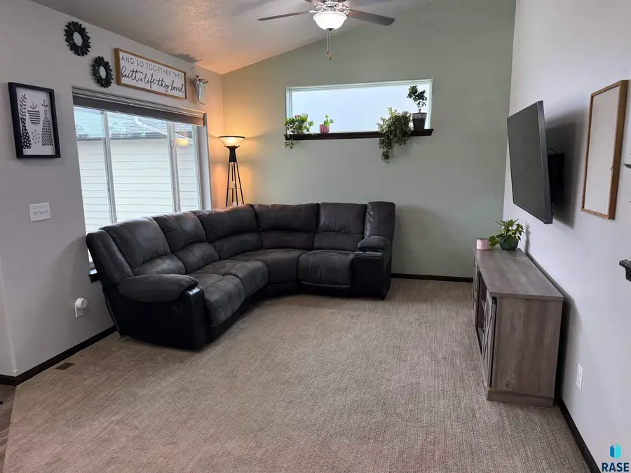 205 N Ceylon Dr, Tea, SD 57064 - #3