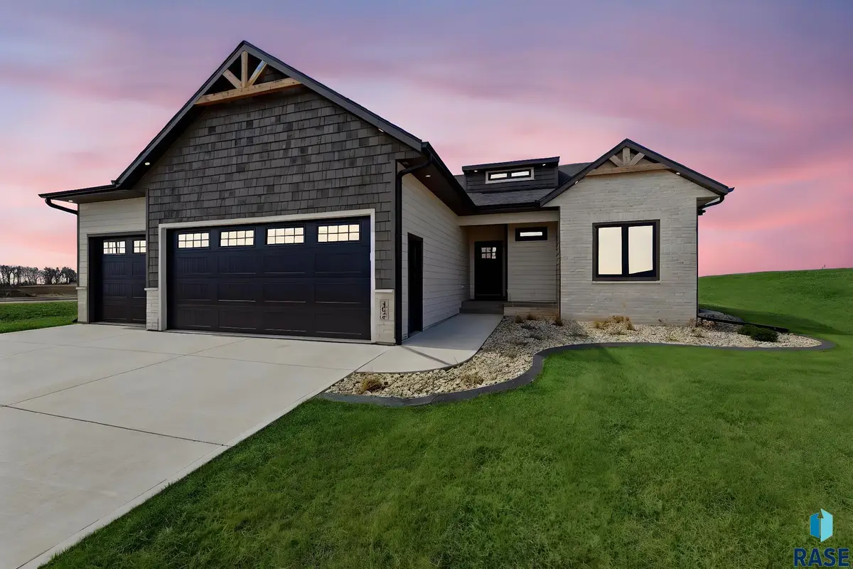 405 N Sunshine Ave, Brandon, SD 57005 - #1