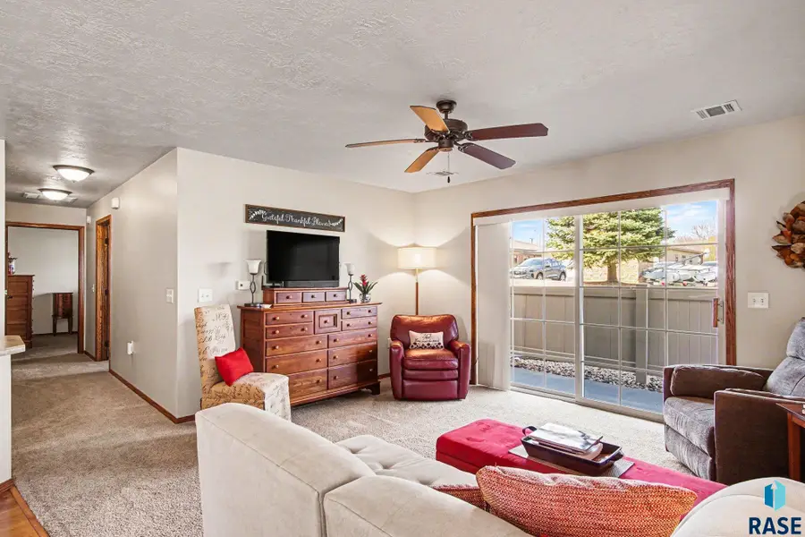 2916 E Kensington St #1, Sioux Falls, SD 57108 - #2