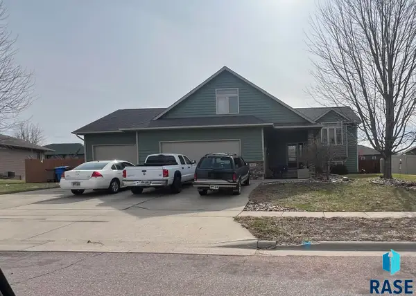 913 N Caleb Ave, Sioux Falls, SD 57103